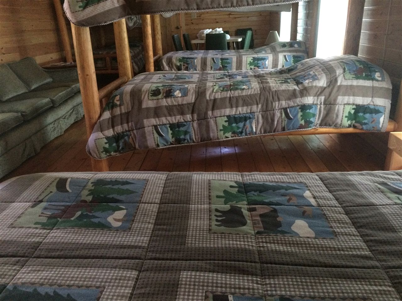 Luxury Cabin Rental for Groups with Bunk Beds near Missoula