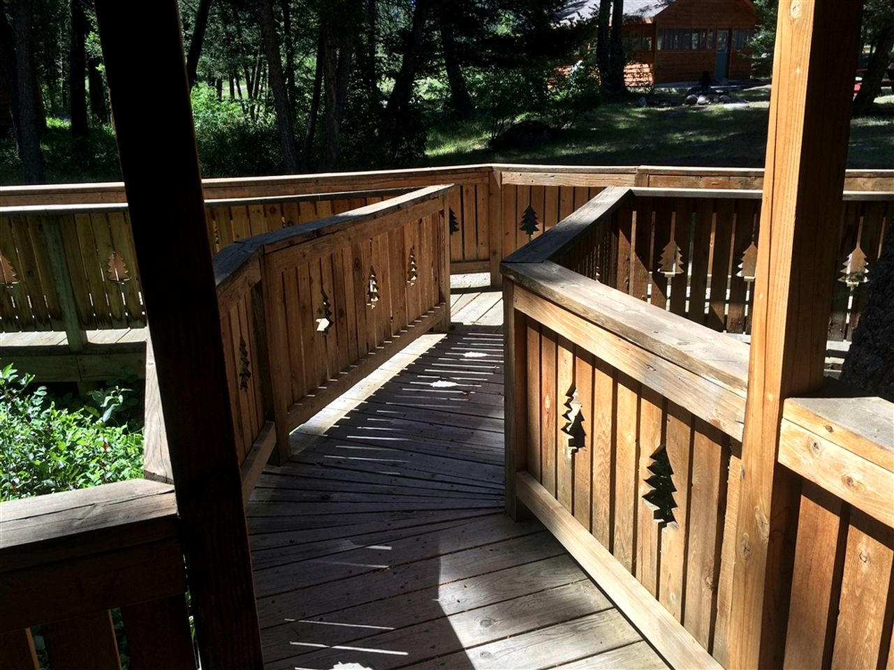 Luxury Cabin Rental for Groups with Bunk Beds near Missoula