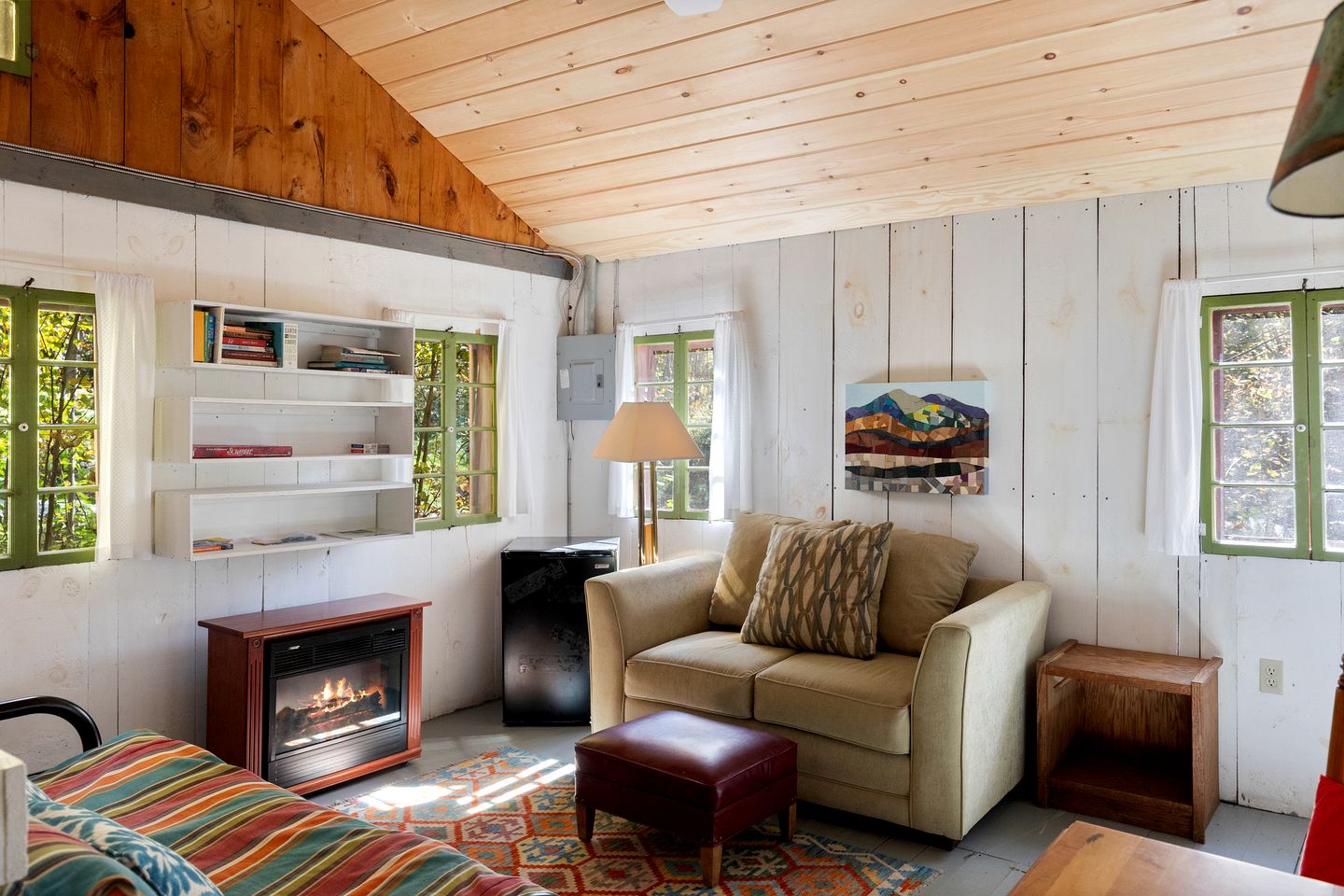 Romantic Cozy Cabin Perfect for Couples near Hanover, New Hampshire
