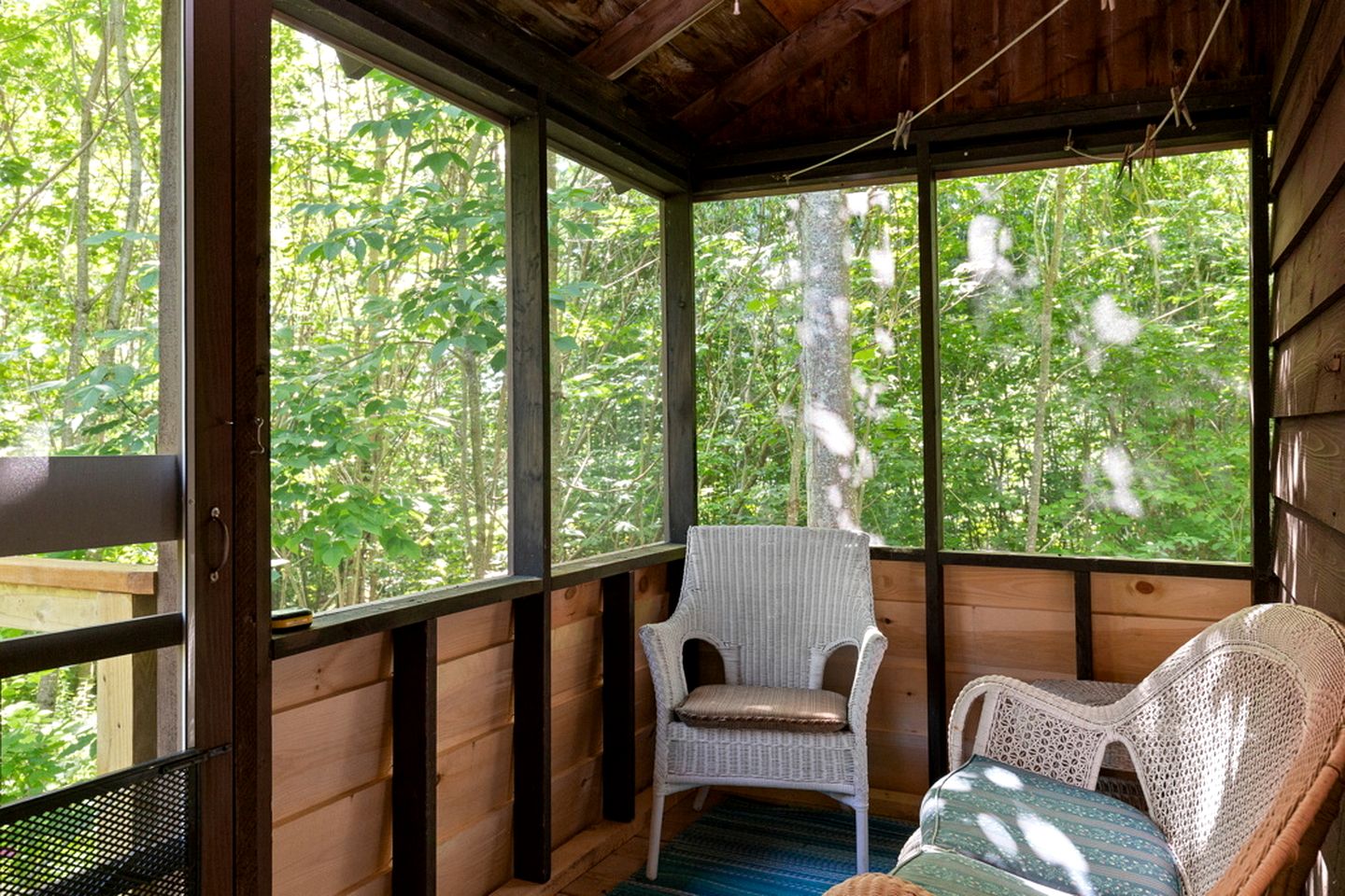 Romantic Cozy Cabin Perfect for Couples near Hanover, New Hampshire