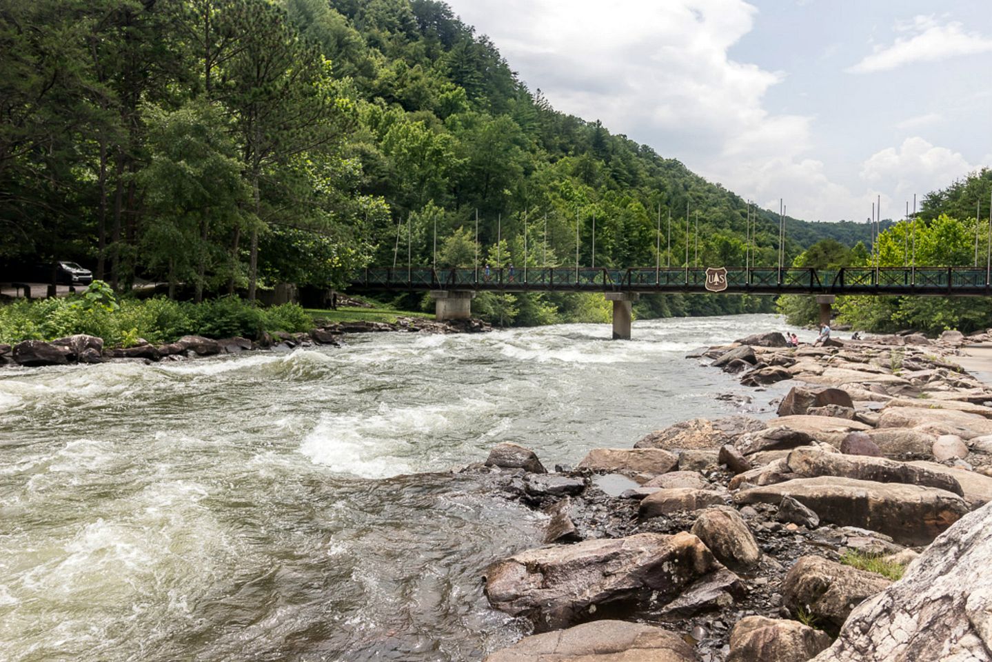 Snug and Cozy Cabin Rental with a Hot Tub near Copperhill for a Relaxing Vacation in Tennessee