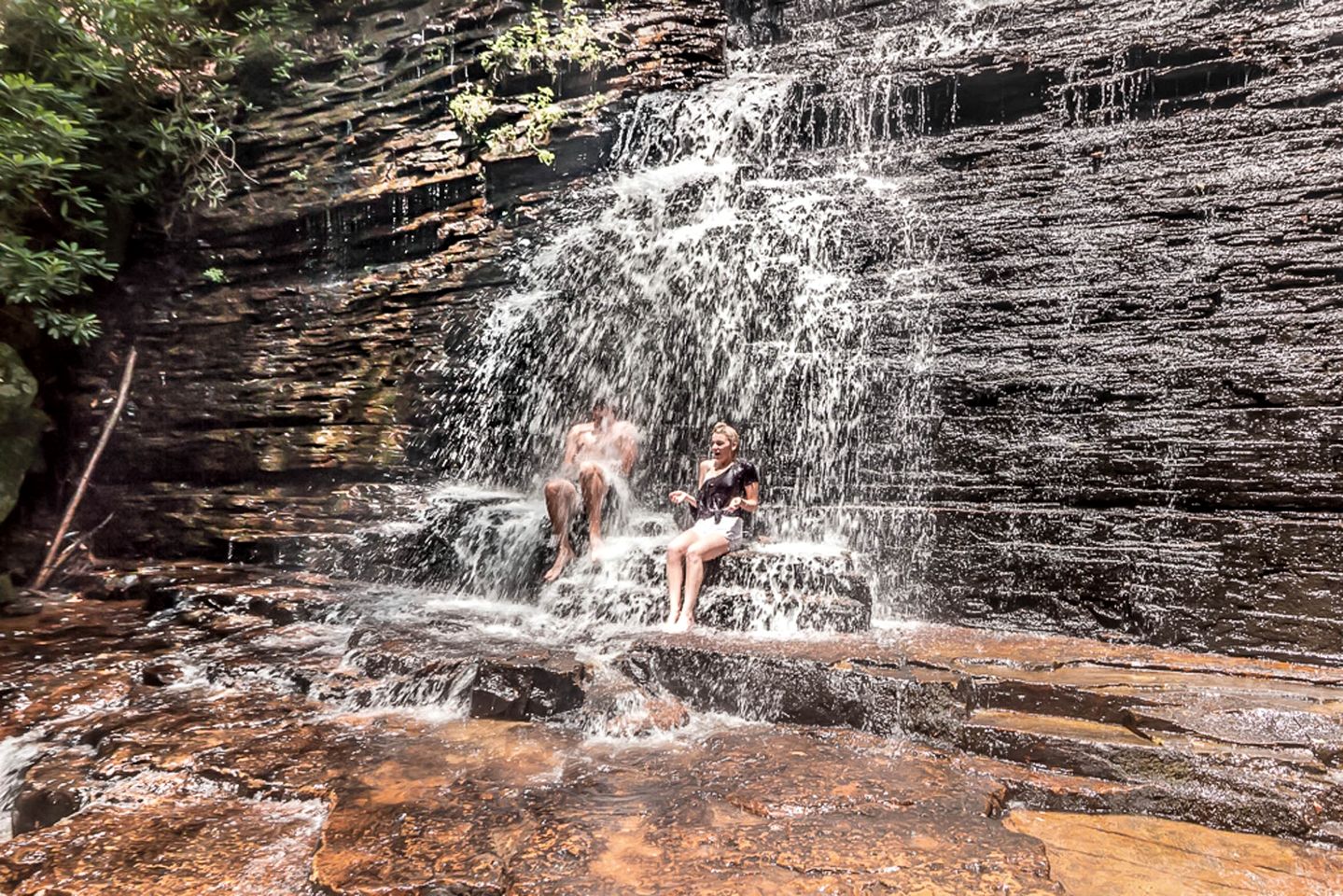 Snug and Cozy Cabin Rental with a Hot Tub near Copperhill for a Relaxing Vacation in Tennessee