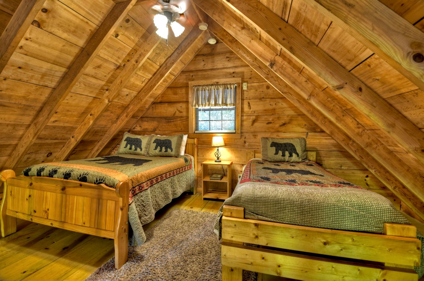 Snug and Cozy Cabin Rental with a Hot Tub near Copperhill for a Relaxing Vacation in Tennessee