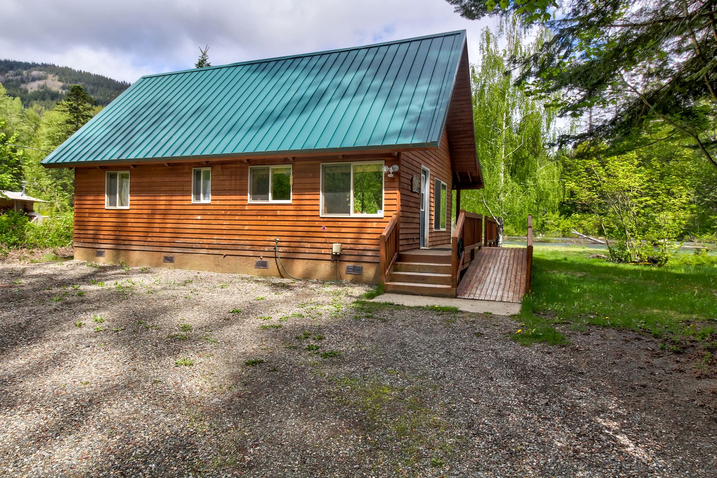 Cabin Rental near Kachess Lake in Washington