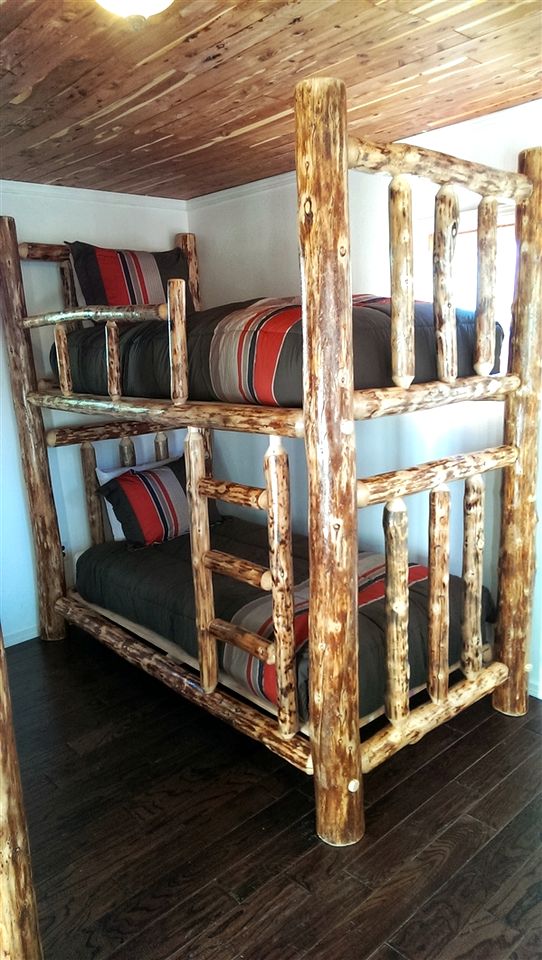 Rustic and Cozy Cabin Rental with Bunk Beds near Kenai Lake, Alaska