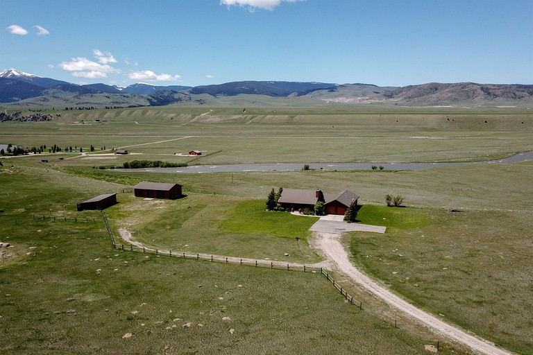 Cabins (United States of America, Ennis, Montana)