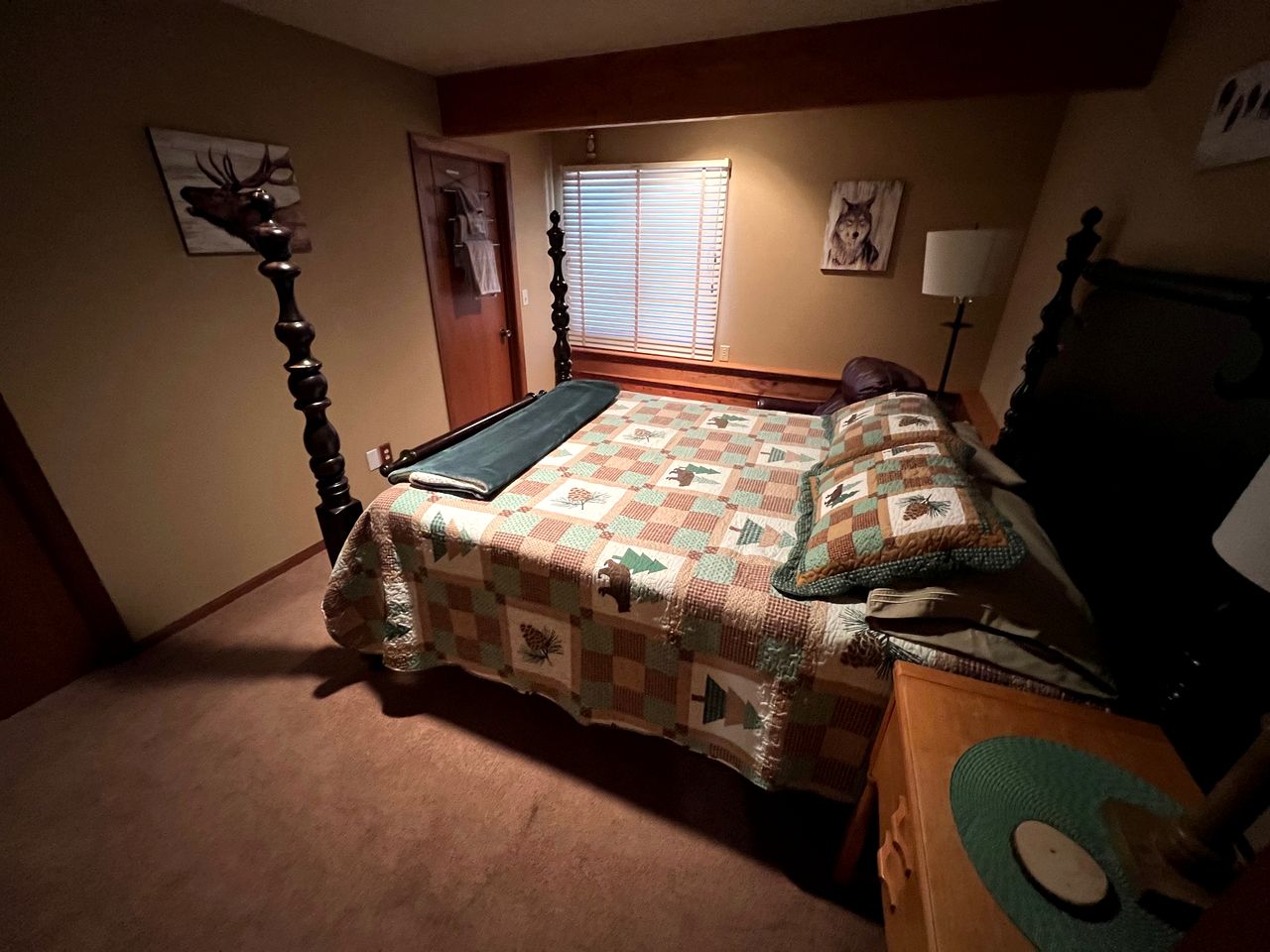 Rural Cabin Rental near Madison River in Ennis, Montana