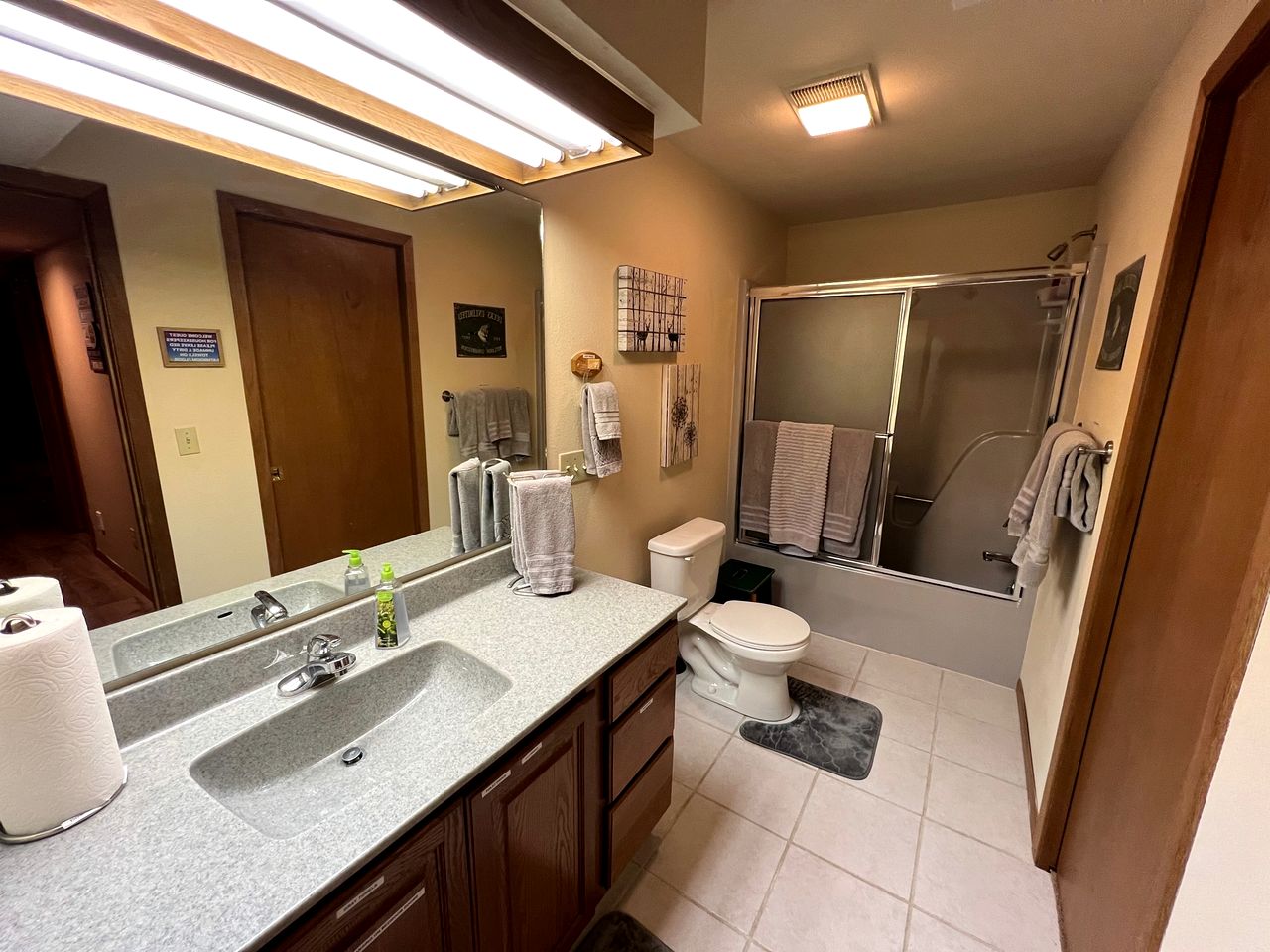 Rural Cabin Rental near Madison River in Ennis, Montana