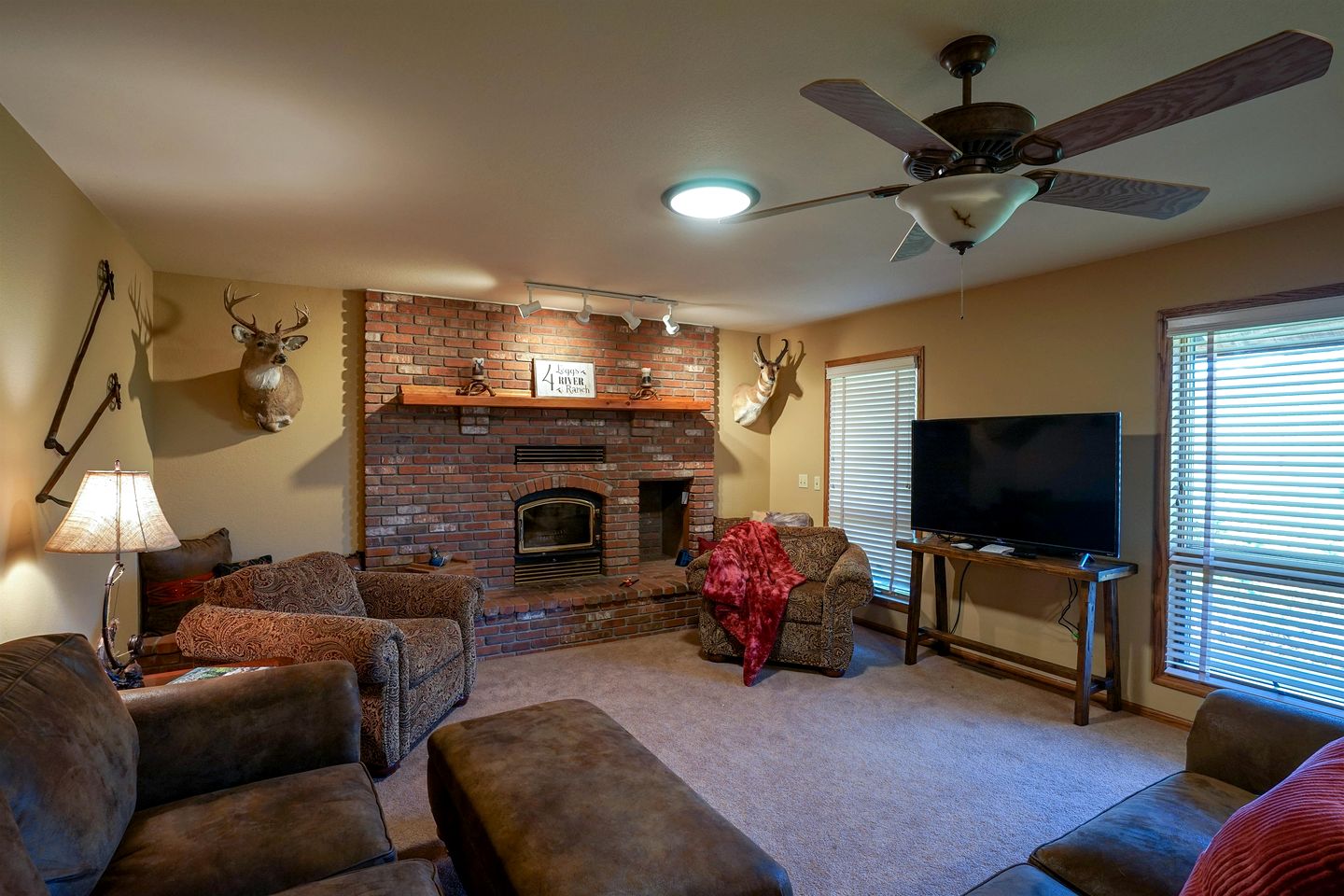 Rural Cabin Rental near Madison River in Ennis, Montana