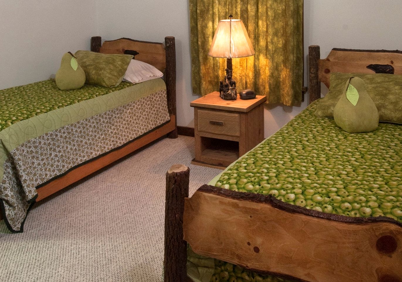 Family-Friendly Cabin Rental for Six on Nantahala Mountain with White Water Rafting in North Carolina