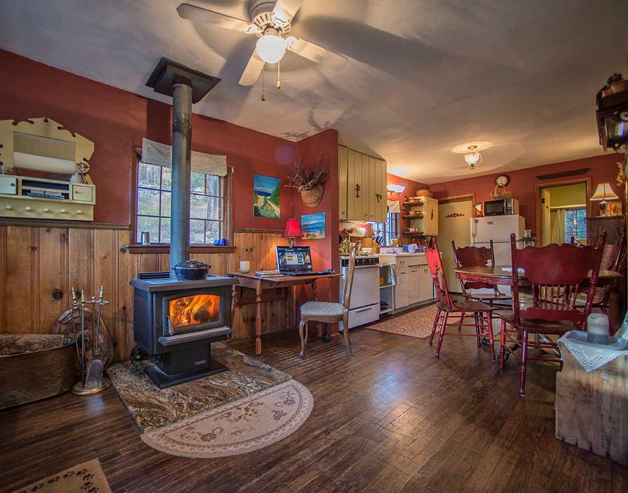 Bright and Spacious Cabin Rental for Couples near Copper Mountain, Colorado