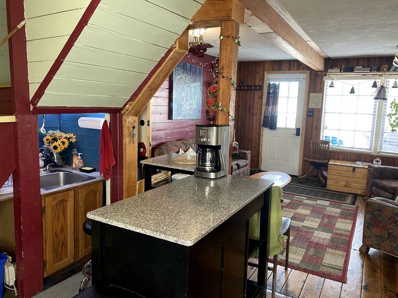 Bright & Spacious Cabin Rental in Mountains near Prince George, BC