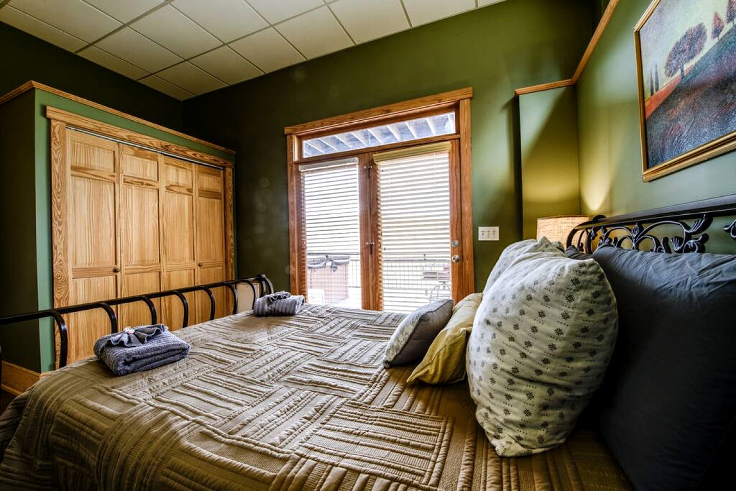 Modern and Cozy Cabin Rental Between Mountains and River in Northern Georgia