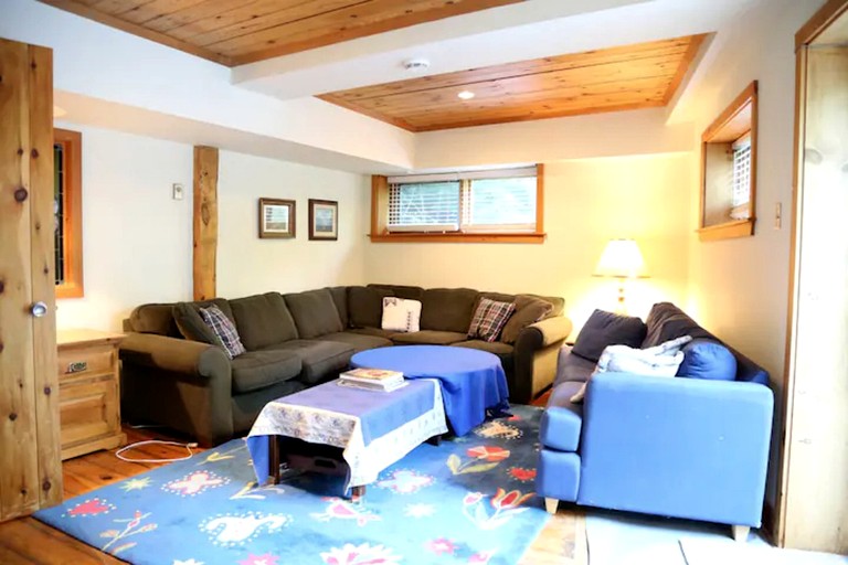 Cabins (Canada, Markdale, Ontario)