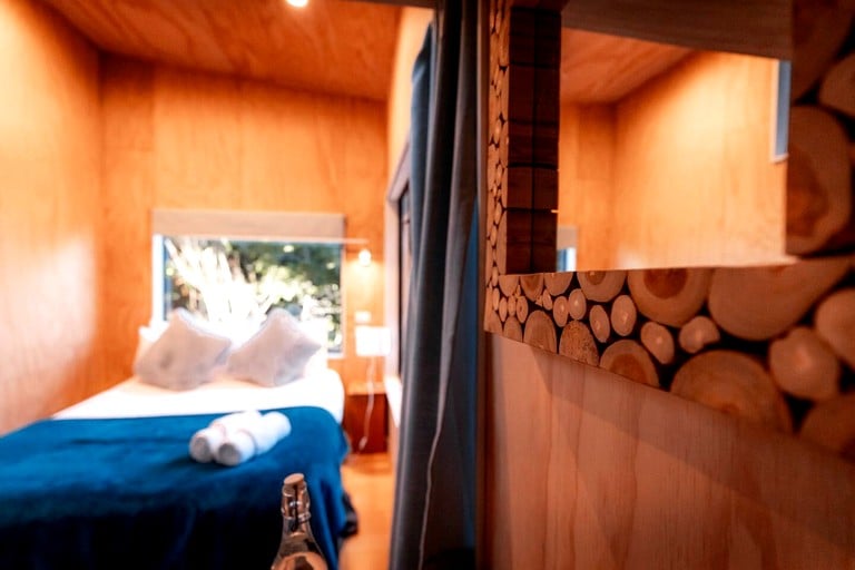 Cabins (New Zealand, Queenstown, South Island)