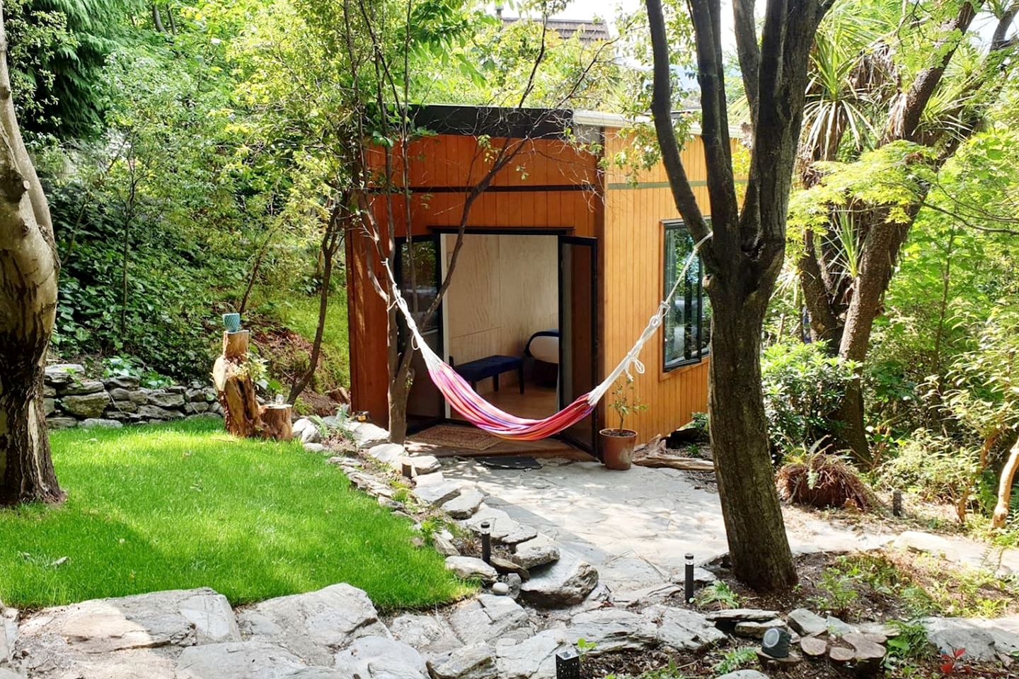 Comfortable Cabin Rental for a Queenstown Holiday in New Zealand
