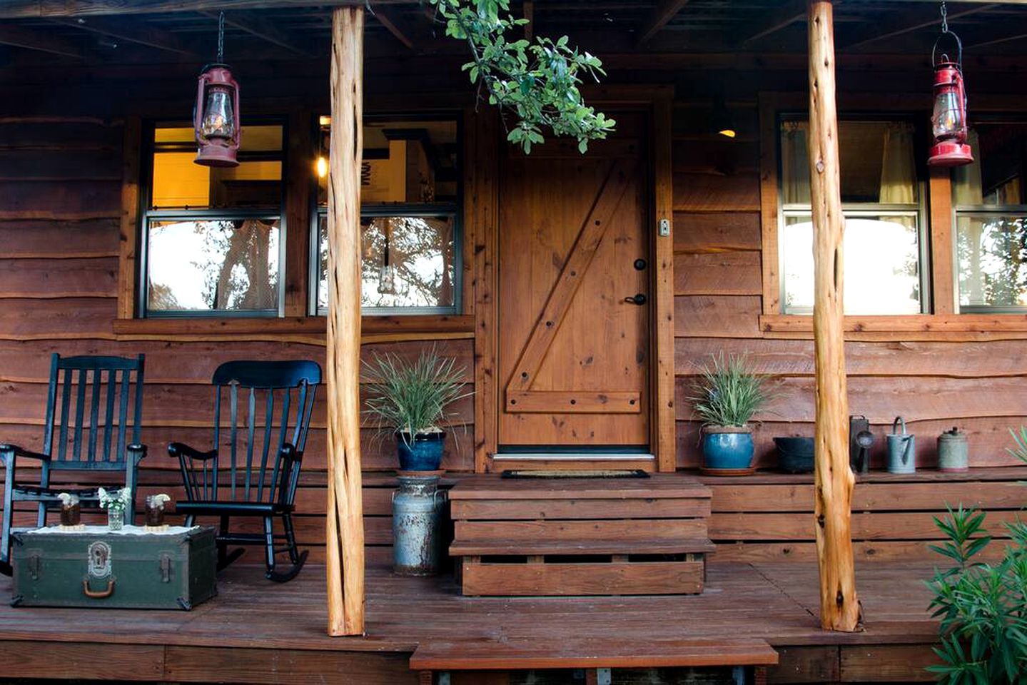 Luxurious Vintage Style Cabin Rental for Romantic Getaways and Texas Hill Country Vacations