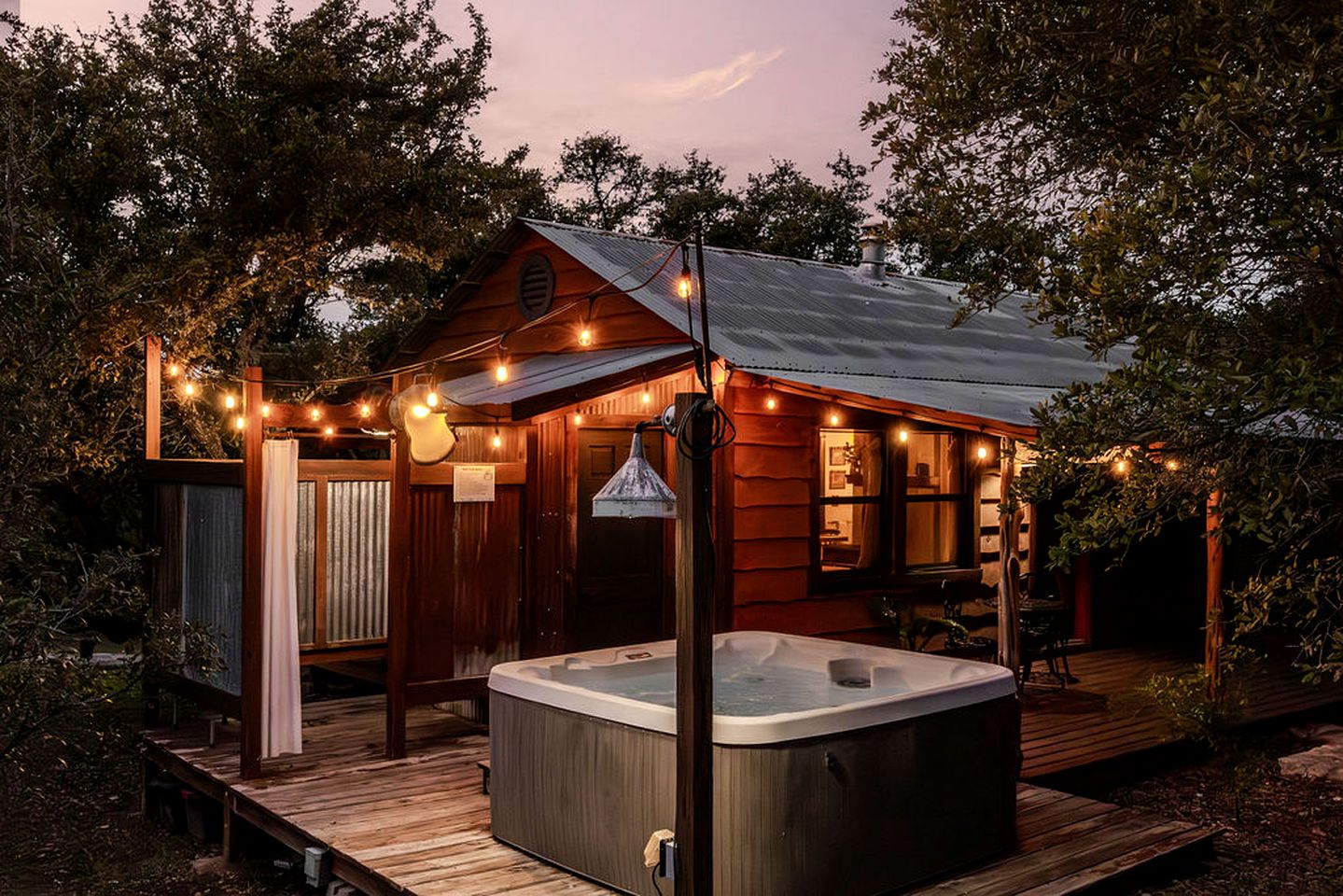 Luxurious Vintage Style Cabin Rental for Romantic Getaways and Texas Hill Country Vacations