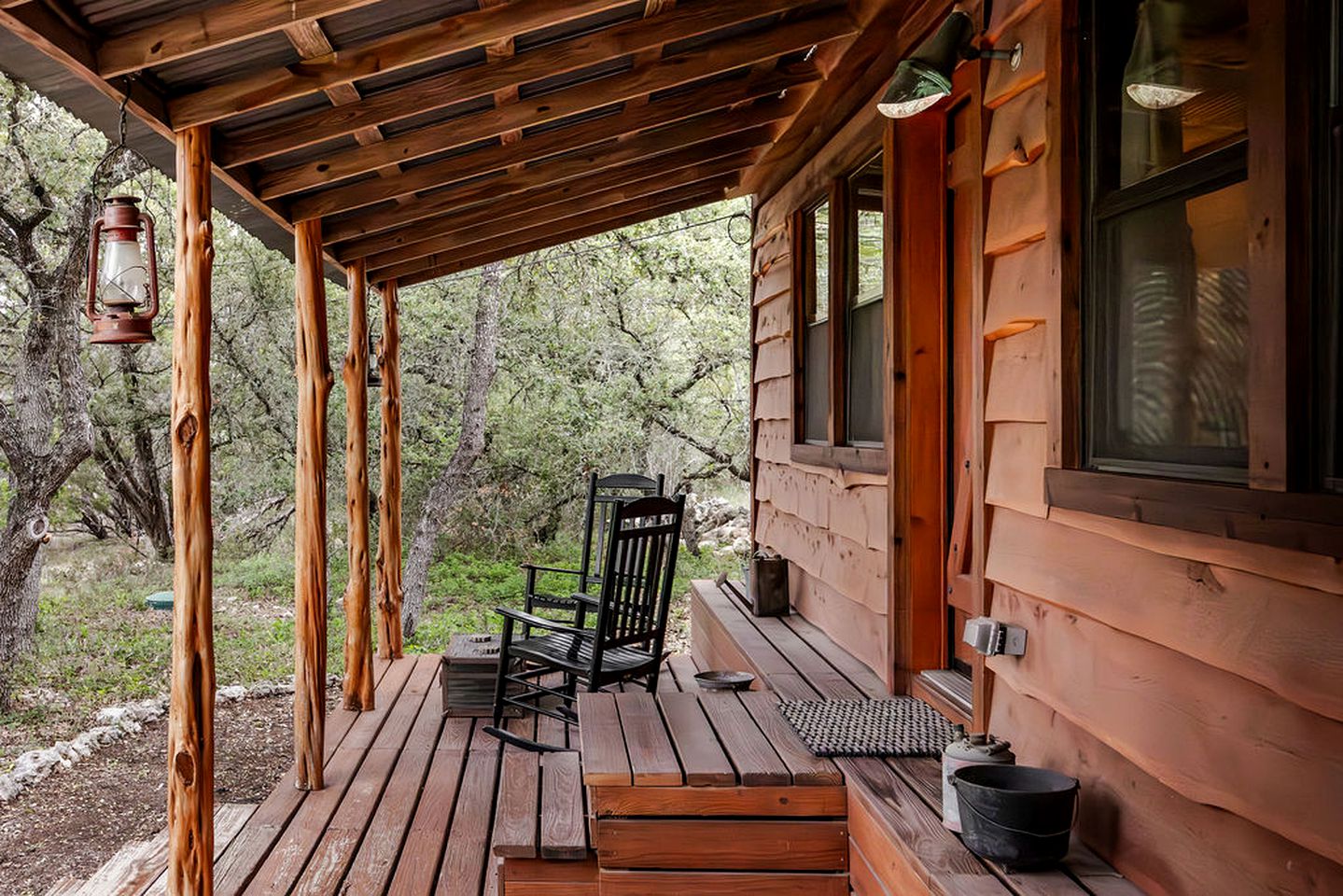 Luxurious Vintage Style Cabin Rental for Romantic Getaways and Texas Hill Country Vacations