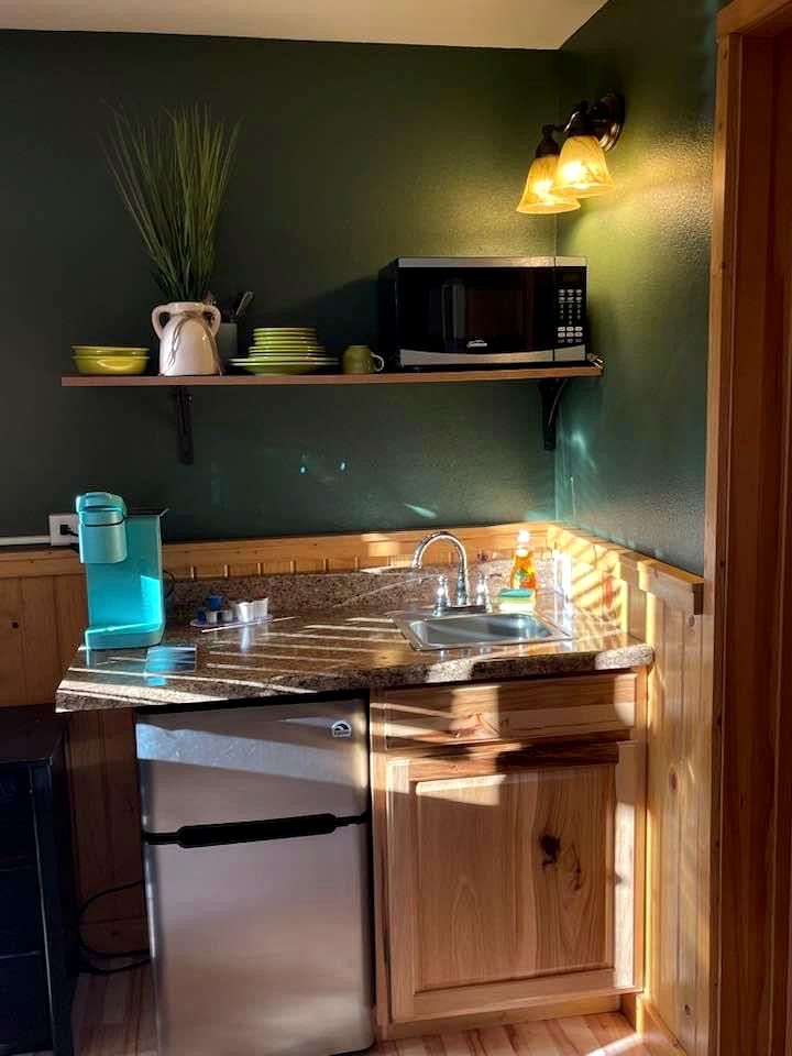Family-Friendly Cabin Suite Rental near Thompson Falls, Montana