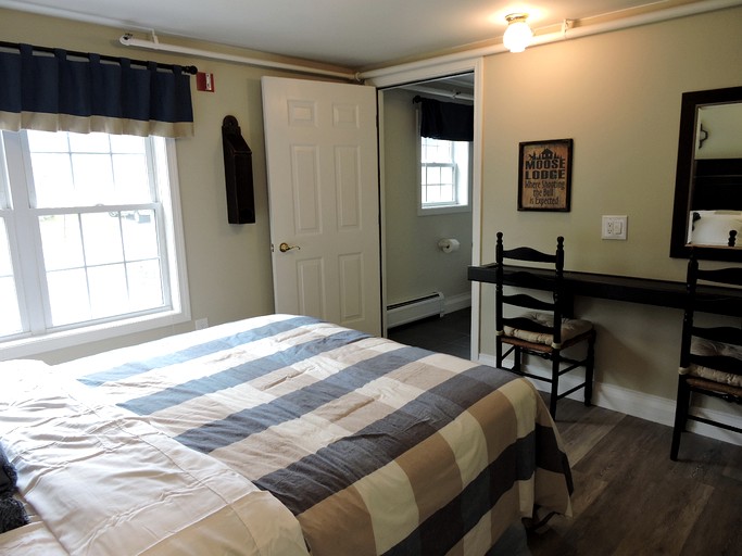 Cabins (United States of America, Casco, Maine)