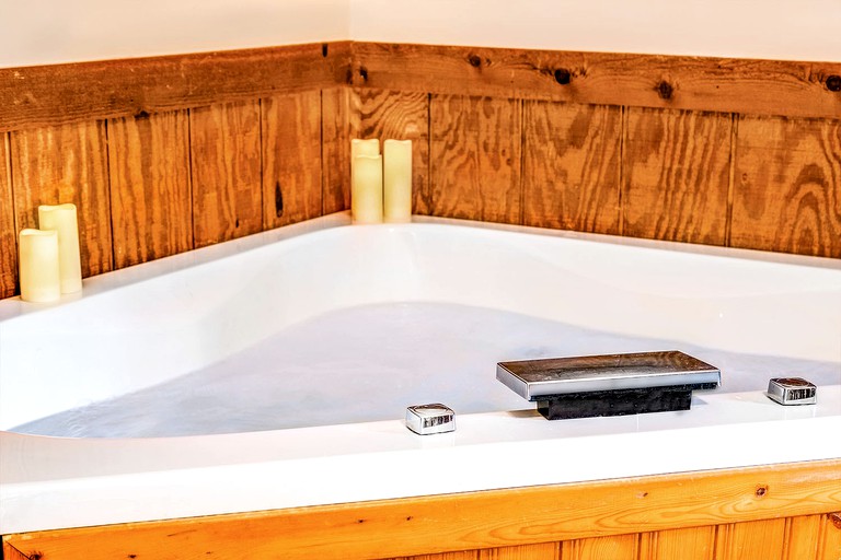 Cabins (United States of America, Love, Virginia)