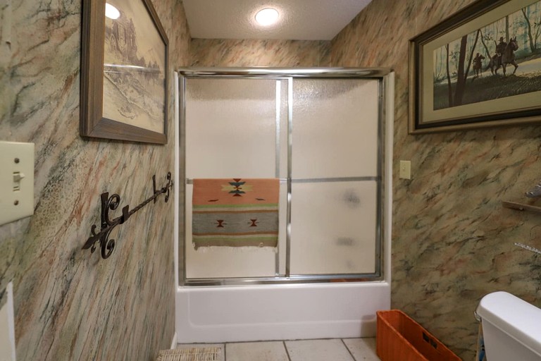 Cabins (United States of America, --, Kentucky)