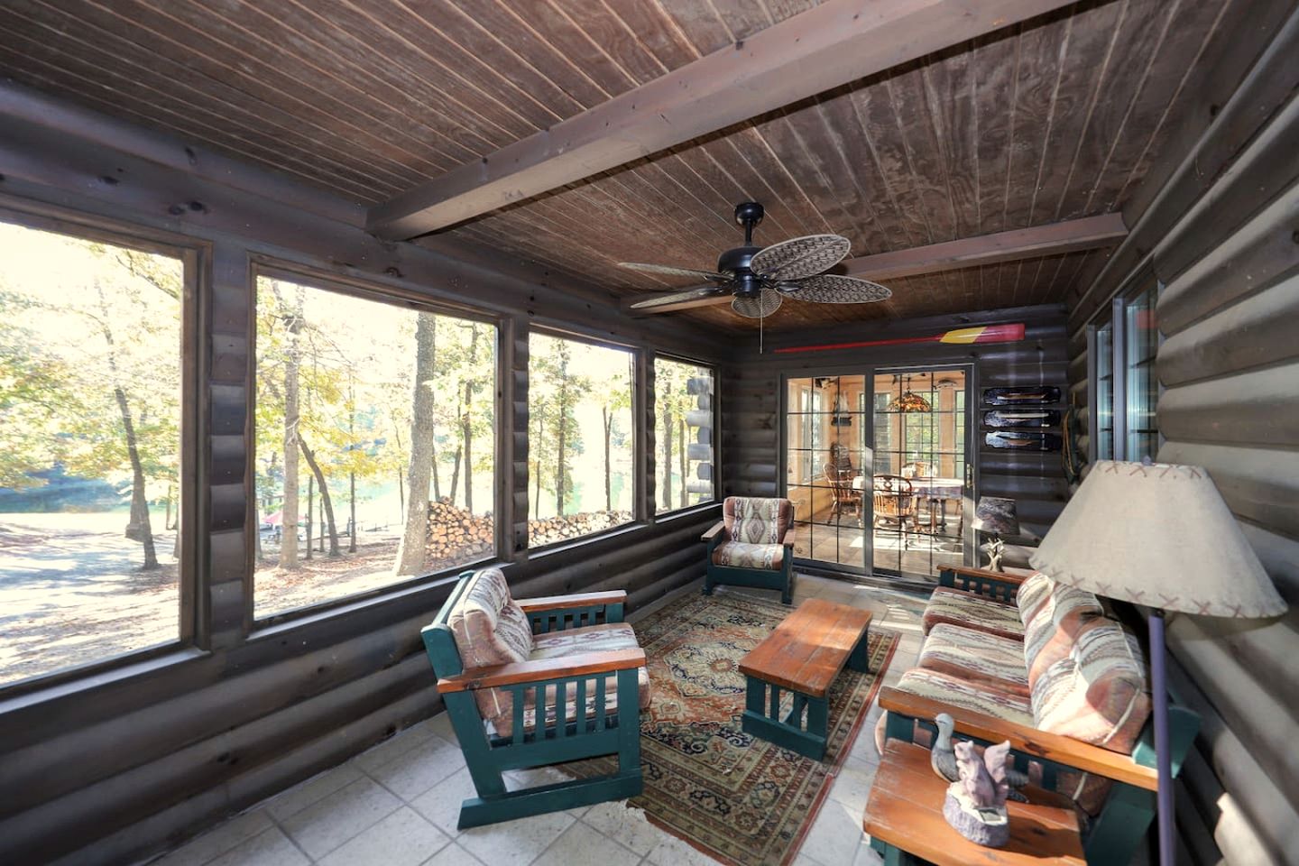 Secluded Lakeside Lodge with Private 5-Acre Fishing Lake and Hot Tub Near Lake Barkley, Kentucky