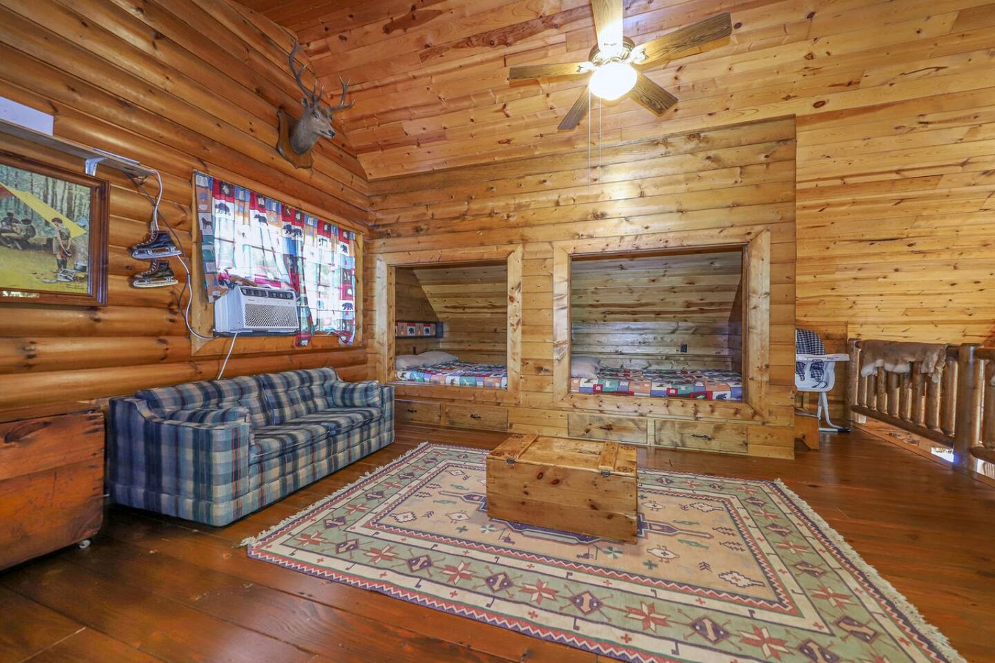 Secluded Lakeside Lodge with Private 5-Acre Fishing Lake and Hot Tub Near Lake Barkley, Kentucky