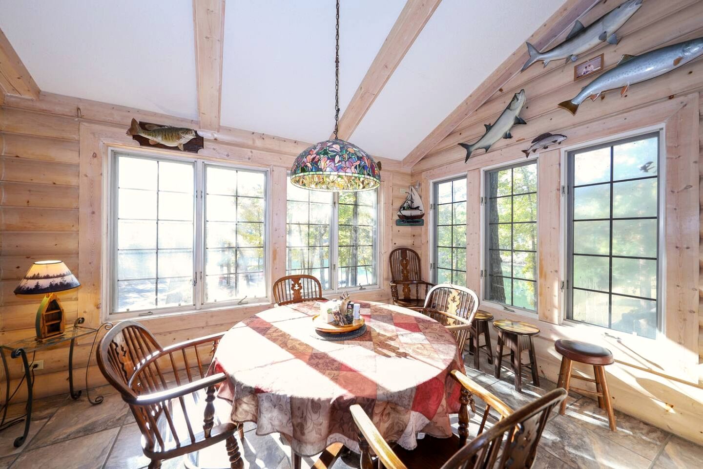 Secluded Lakeside Lodge with Private 5-Acre Fishing Lake and Hot Tub Near Lake Barkley, Kentucky