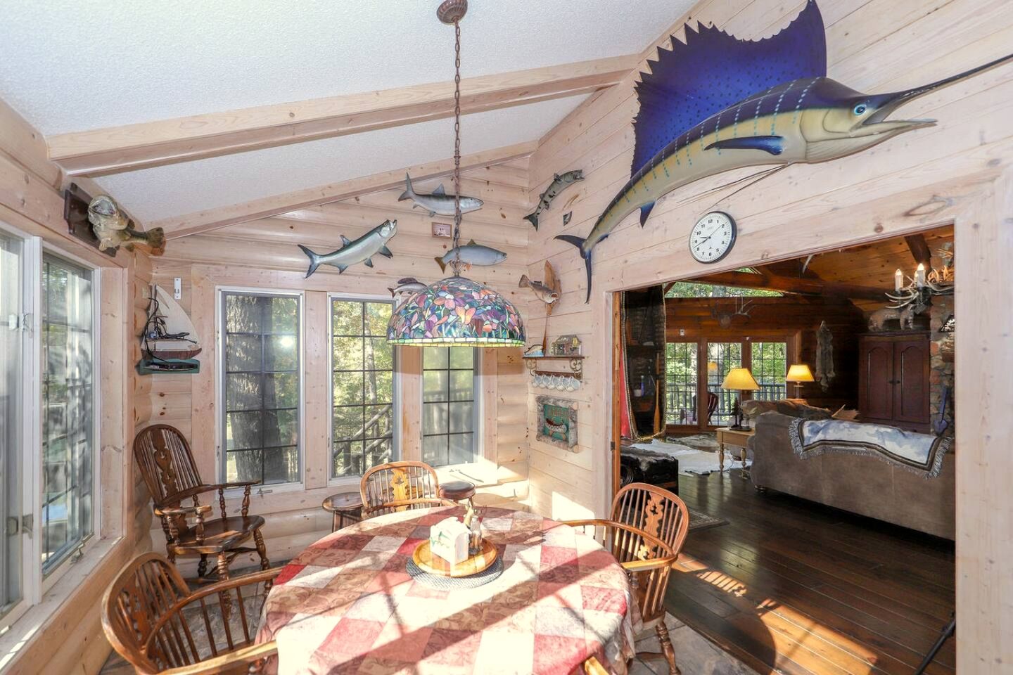 Secluded Lakeside Lodge with Private 5-Acre Fishing Lake and Hot Tub Near Lake Barkley, Kentucky