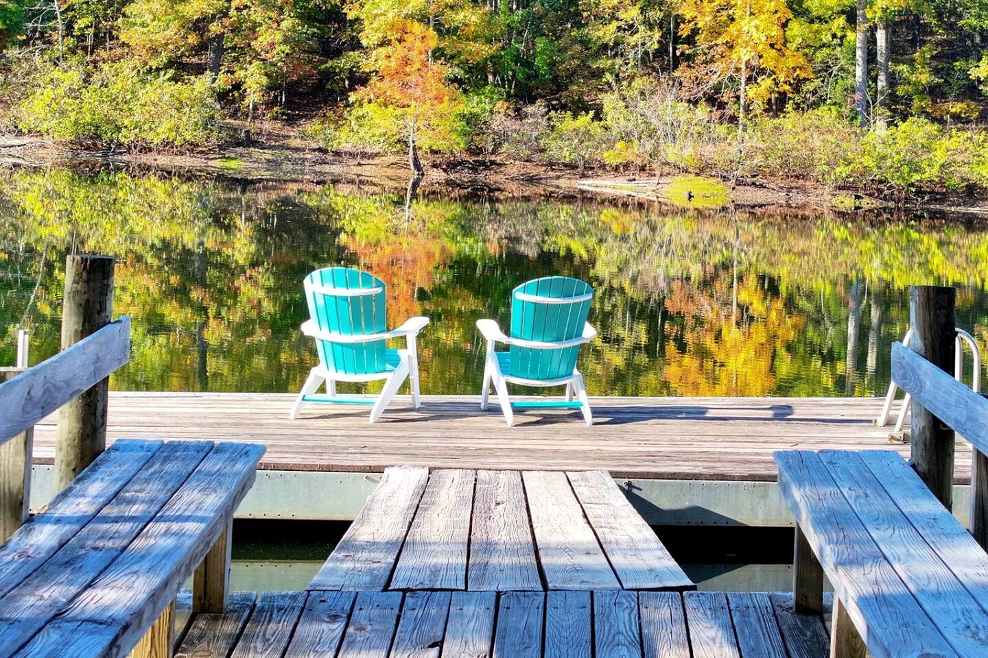 Secluded Lakeside Lodge with Private 5-Acre Fishing Lake and Hot Tub Near Lake Barkley, Kentucky