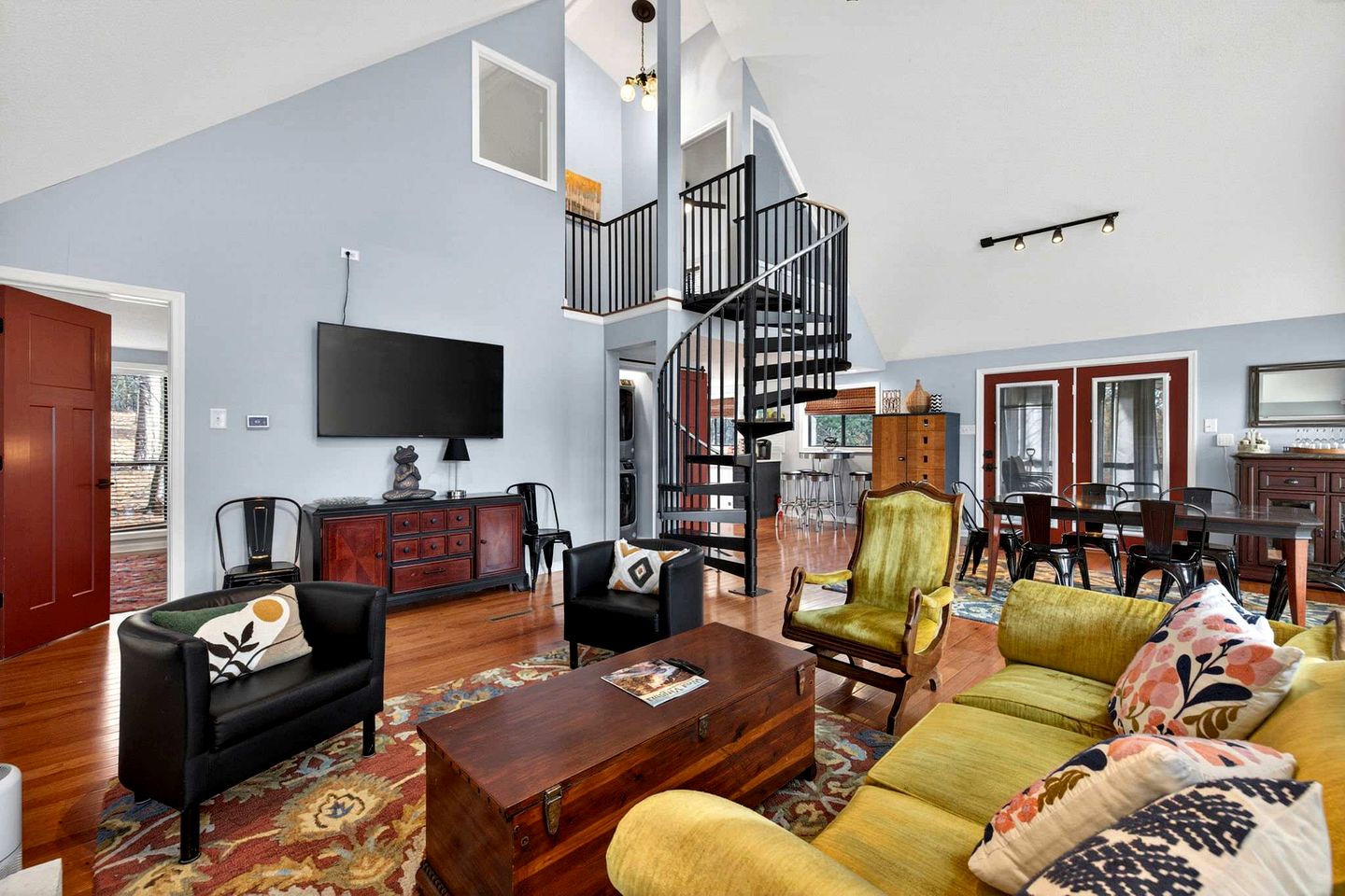 Classic Mountain Retreat Cabin with Private Hot Tub Near Hiking & Golf in Hedgesville, West Virginia