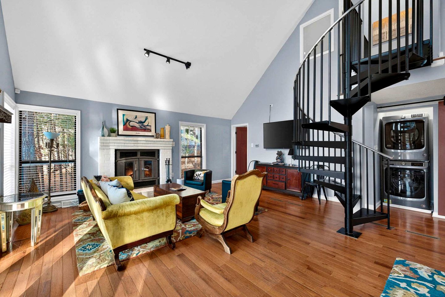 Classic Mountain Retreat Cabin with Private Hot Tub Near Hiking & Golf in Hedgesville, West Virginia