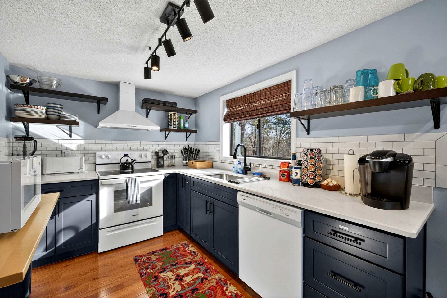 Classic Mountain Retreat Cabin with Private Hot Tub Near Hiking & Golf in Hedgesville, West Virginia