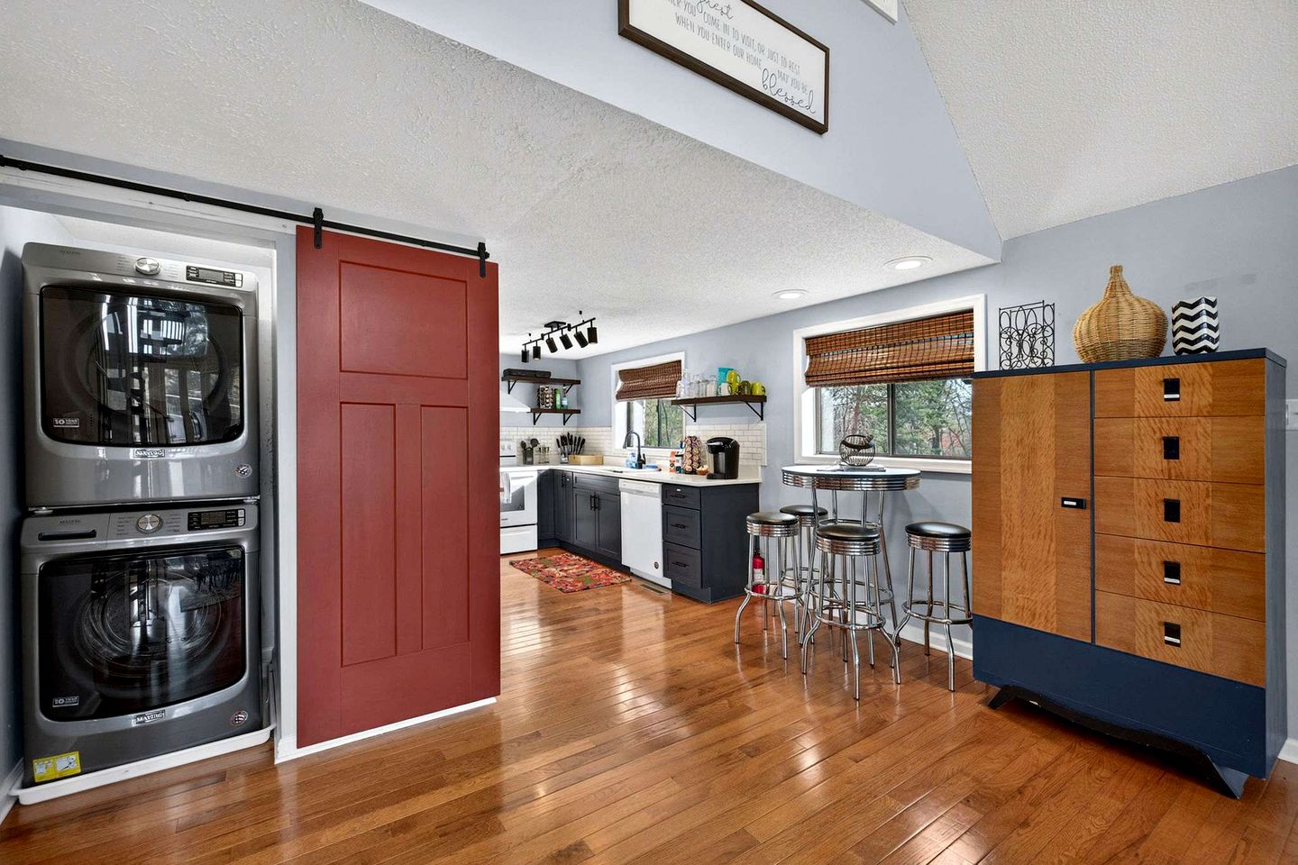 Classic Mountain Retreat Cabin with Private Hot Tub Near Hiking & Golf in Hedgesville, West Virginia