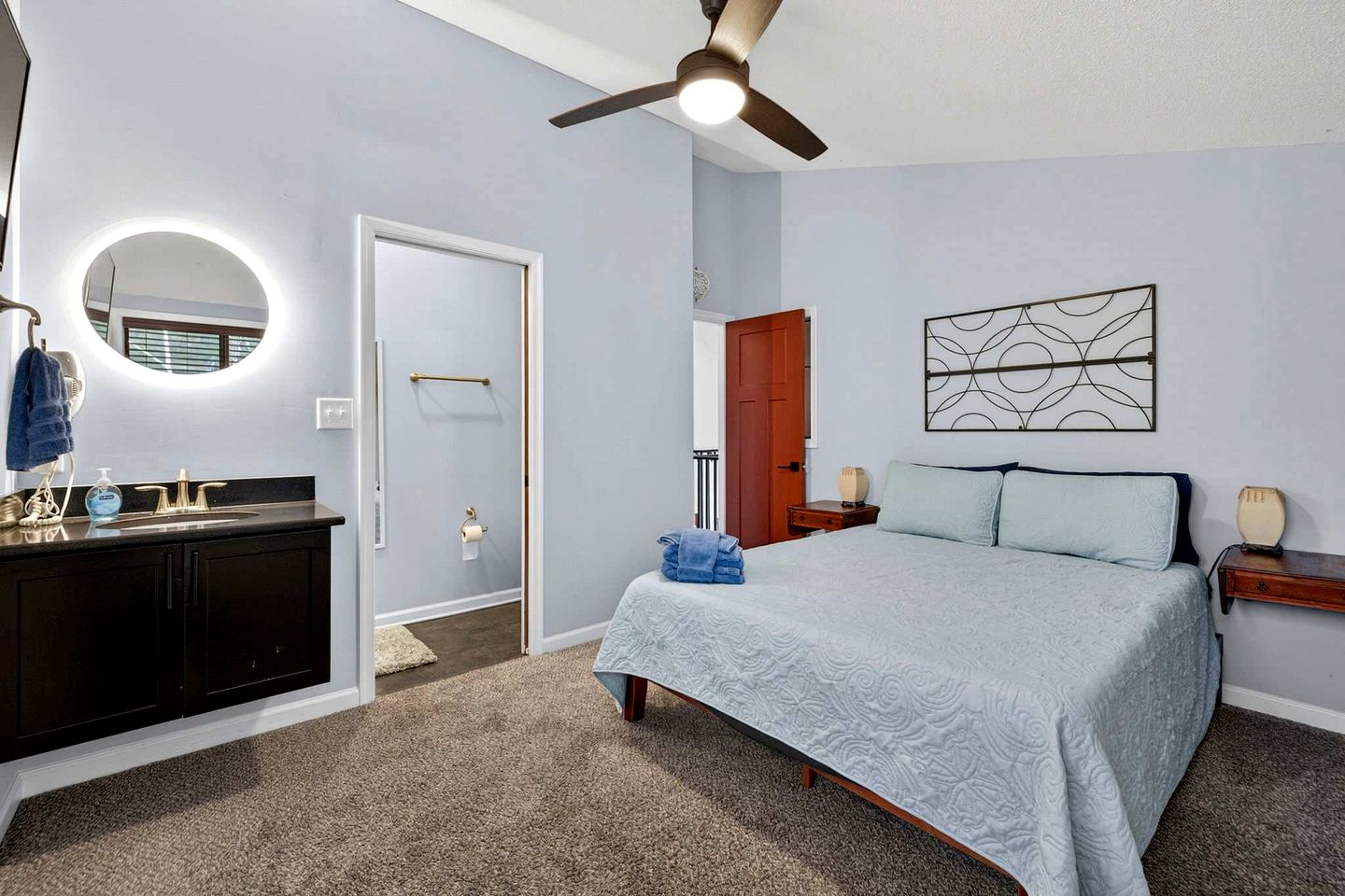 Classic Mountain Retreat Cabin with Private Hot Tub Near Hiking & Golf in Hedgesville, West Virginia