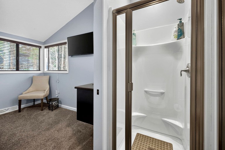 Cabins (United States of America, Hedgesville, West Virginia)