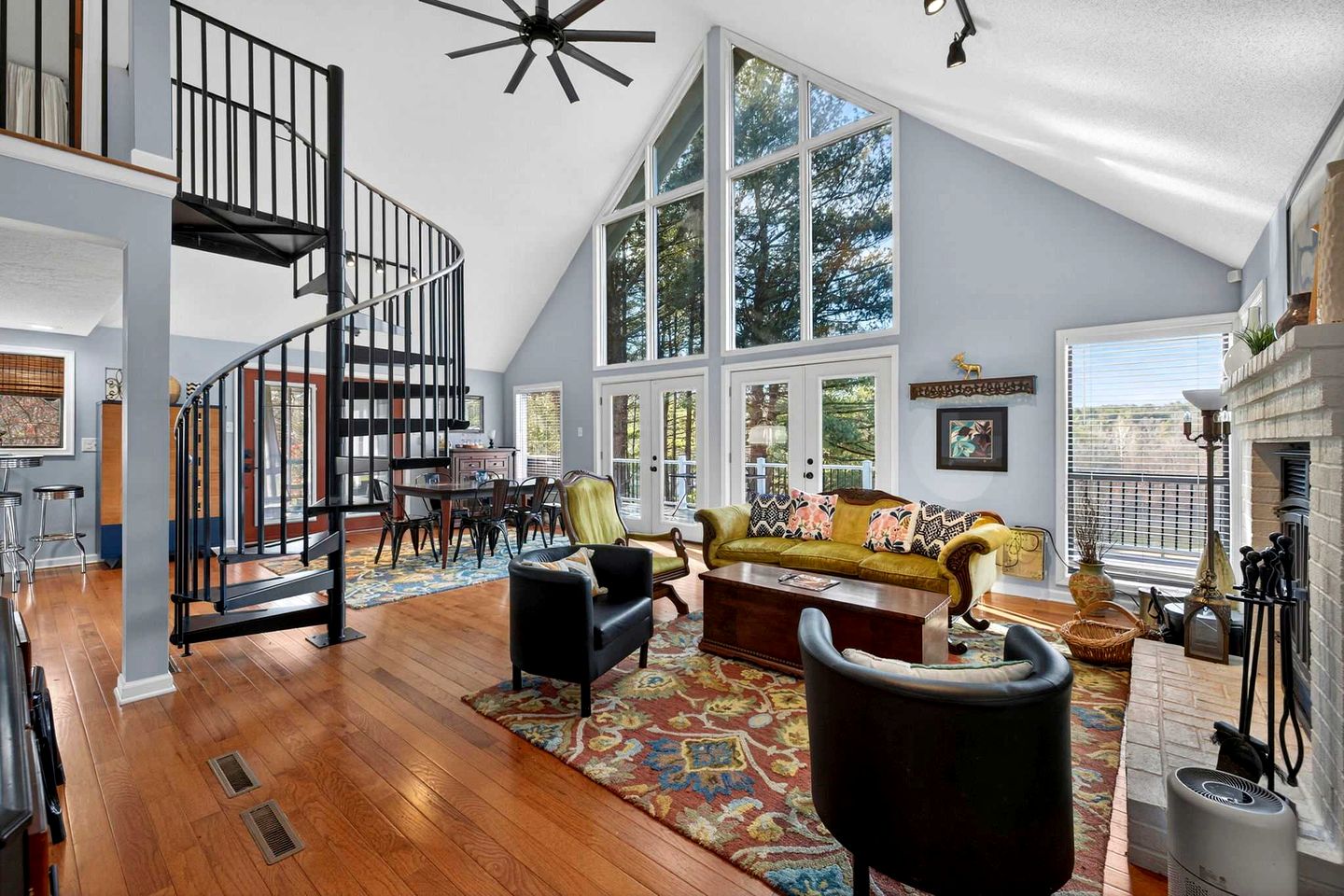 Classic Mountain Retreat Cabin with Private Hot Tub Near Hiking & Golf in Hedgesville, West Virginia