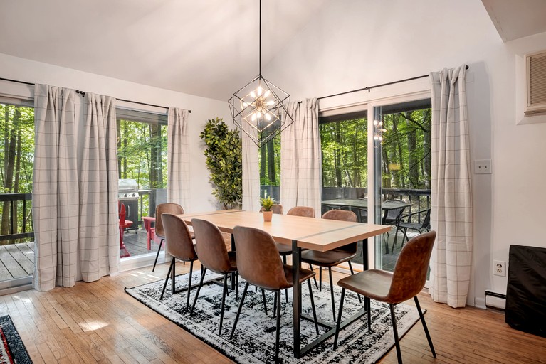 Cabins (United States of America, Berkeley Springs, West Virginia)