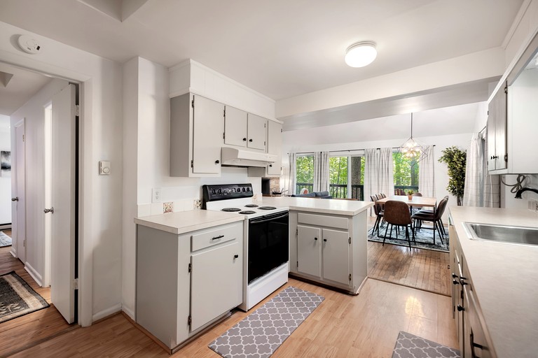 Cabins (United States of America, Berkeley Springs, West Virginia)