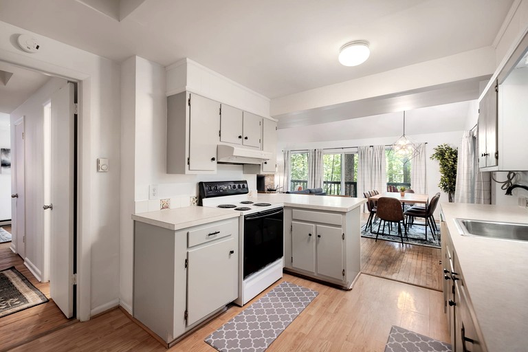 Cabins (United States of America, Berkeley Springs, West Virginia)