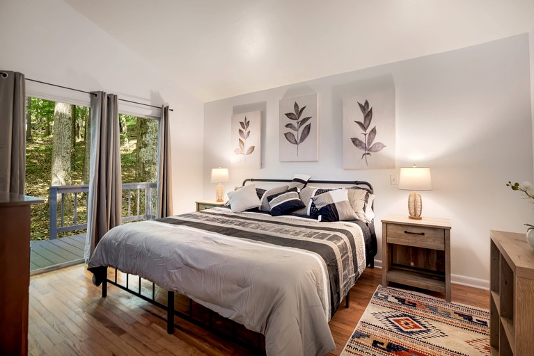 Cabins (United States of America, Berkeley Springs, West Virginia)