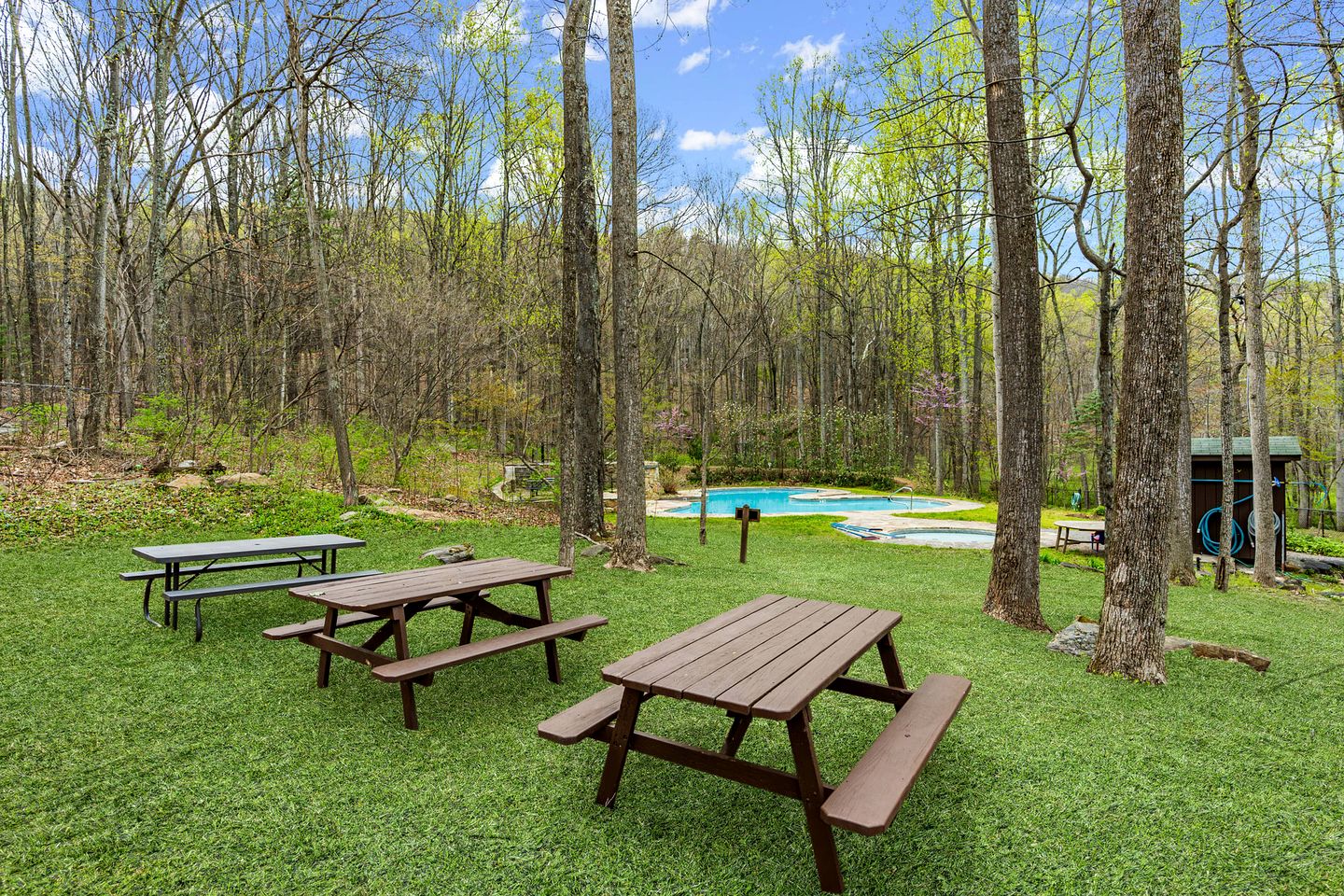 Awesome Cabin with Barbecue in Berkeley Springs, West Virginia