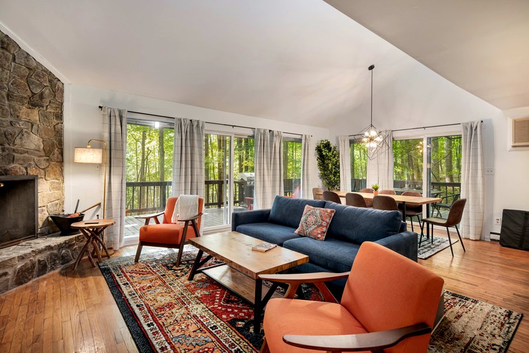 Cabins (United States of America, Berkeley Springs, West Virginia)