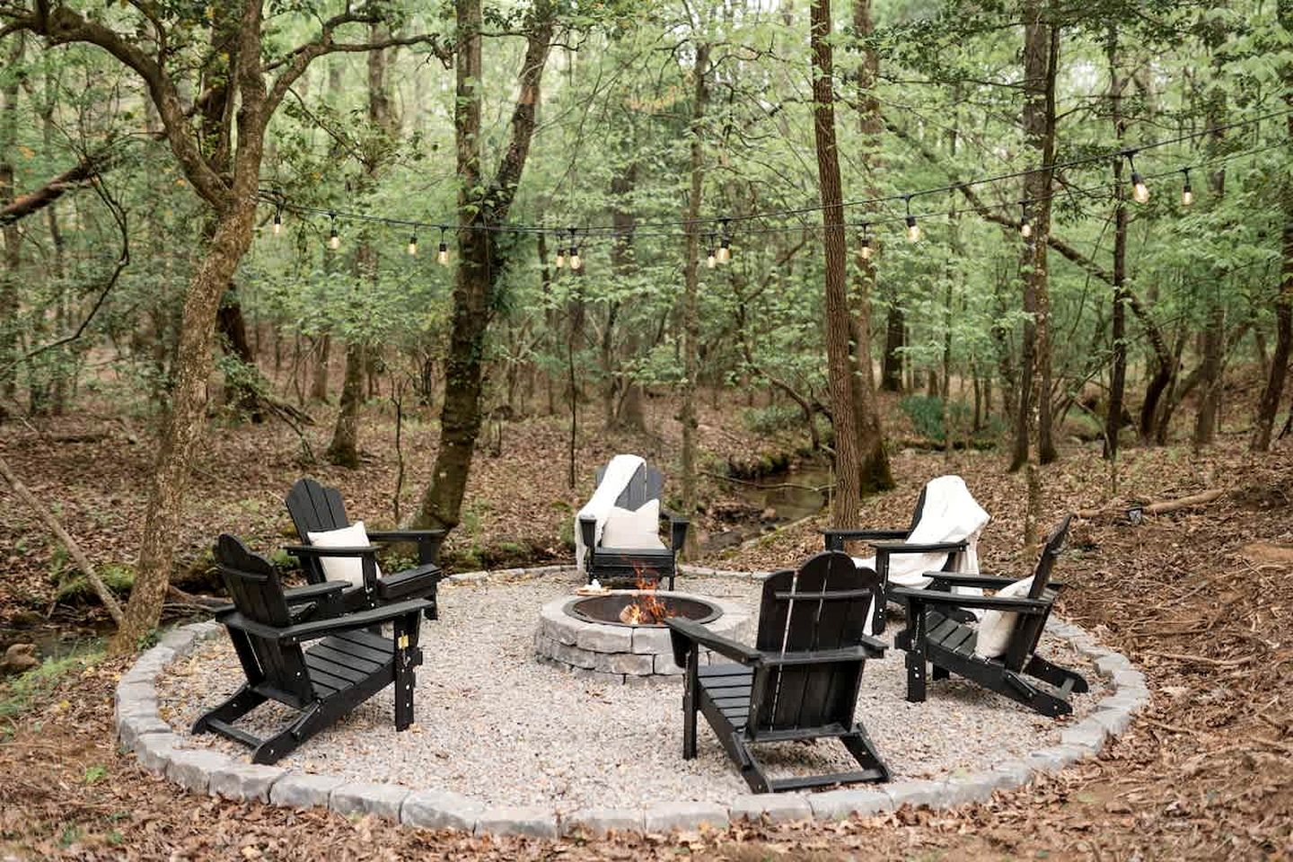 Enchanting Creekside Mountain Cabin Retreat with Luxury Amenities in the Heart of Scenic Blue Ridge, Georgia