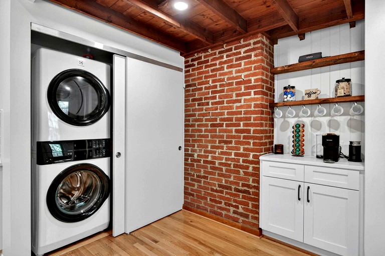 Cabins (United States of America, Harpers Ferry, West Virginia)