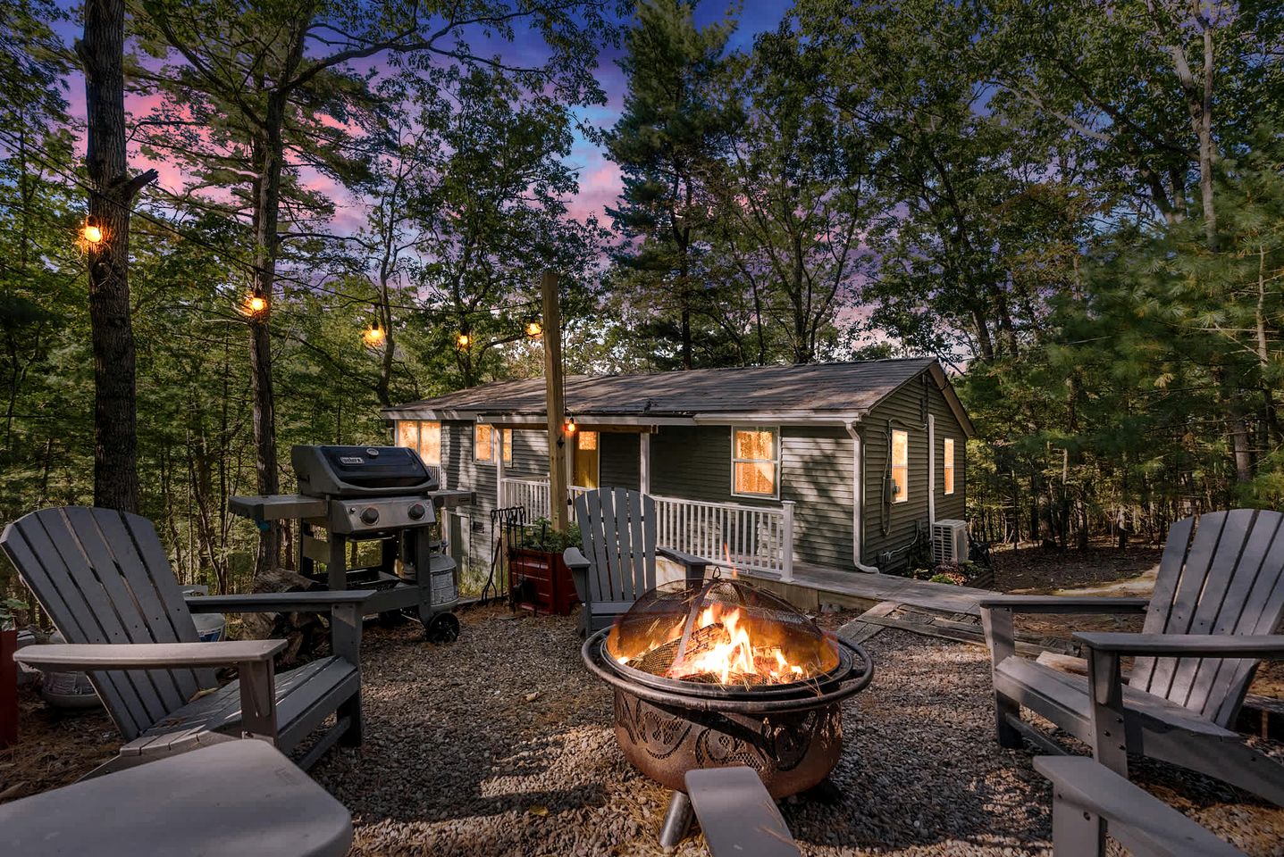 Cozy Modern Cabin with Fire Pit & Trail Access near Berkeley Springs, West Virginia