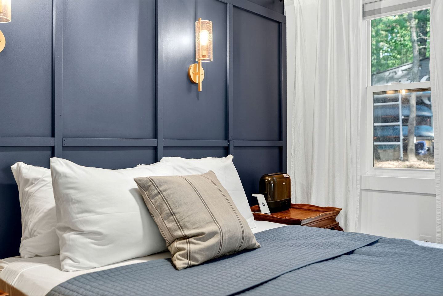 Cozy Modern Cabin with Fire Pit & Trail Access near Berkeley Springs, West Virginia