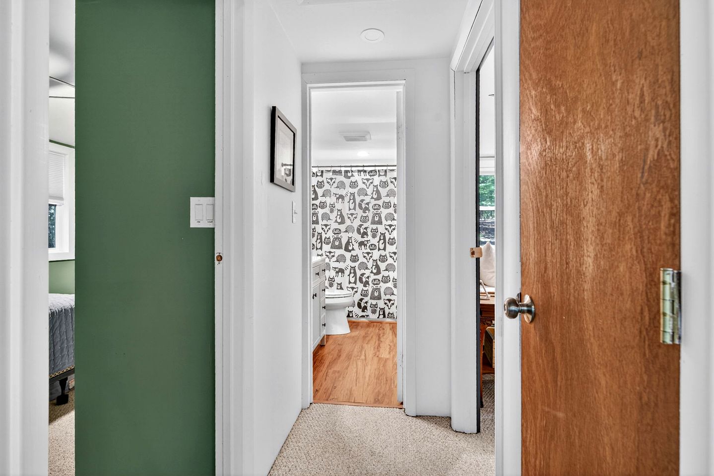 Cozy Modern Cabin with Fire Pit & Trail Access near Berkeley Springs, West Virginia